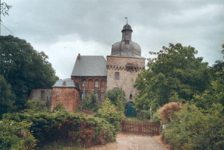 Schloss Liedberg Frontansicht3